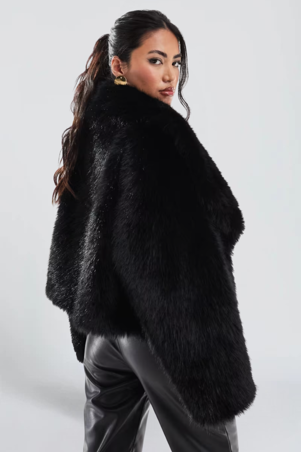 KAYO | VOLUMINOUS BLACK FAUX FUR JACKET