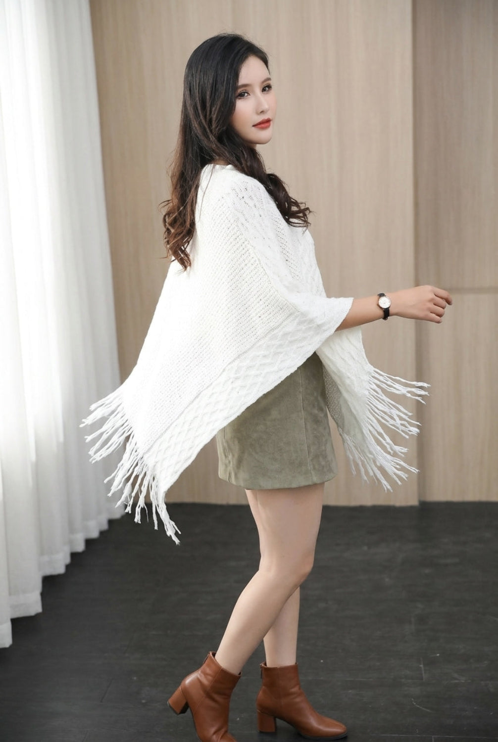 KAYO | PONCHO CHÂLE EN MAILLE À FRANGES