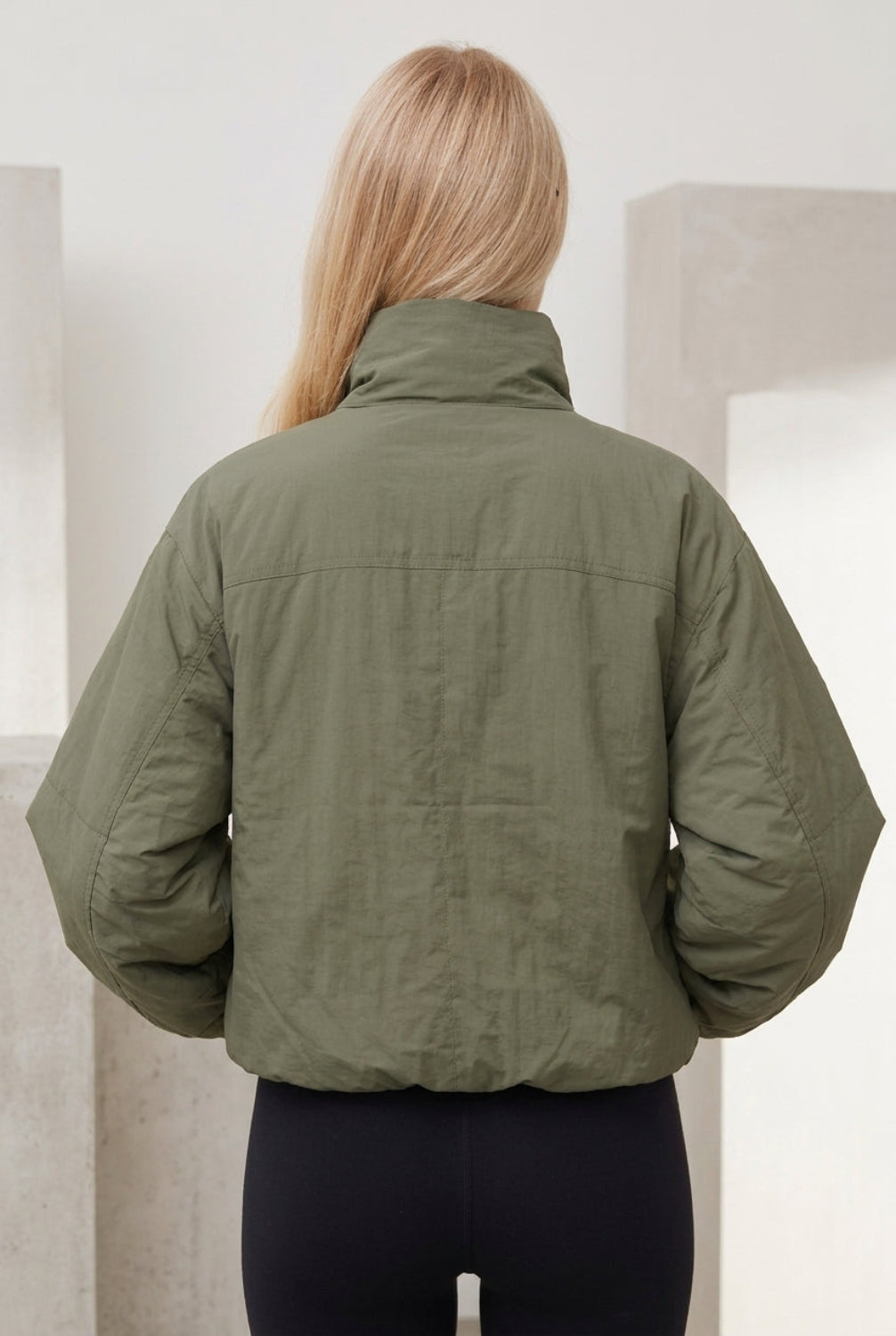 KAYO | CAPE-MANTEL MIT STEHKRAGEN