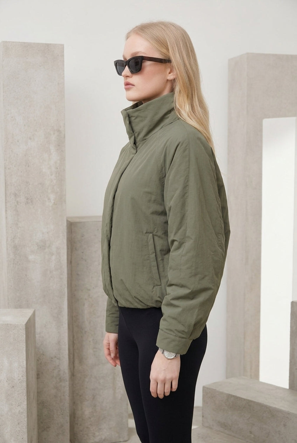 KAYO | CAPE-MANTEL MIT STEHKRAGEN