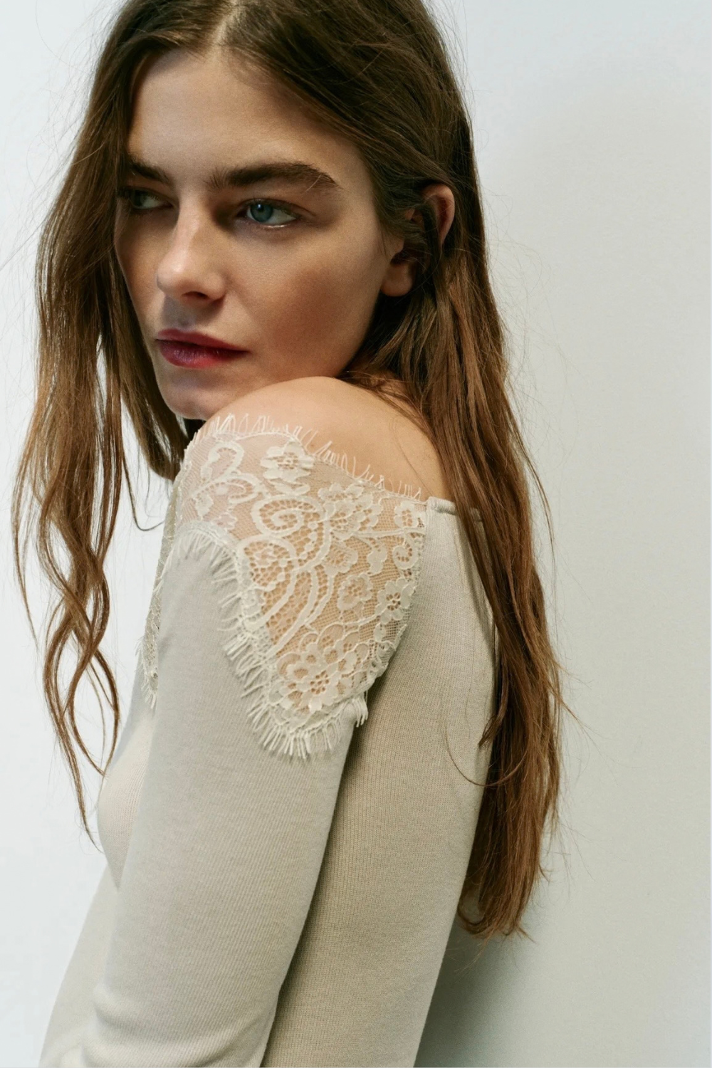 KAYO | LONG SLEEVE ASYMMETRIC LACE TOP